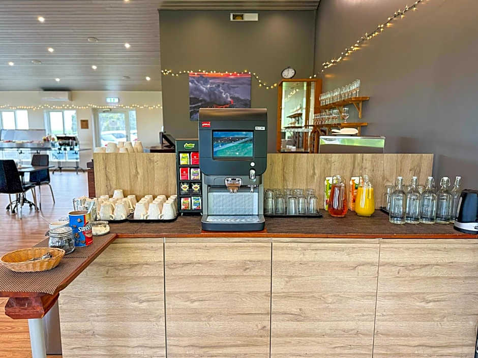 Drangshlid Hotel by Tröll