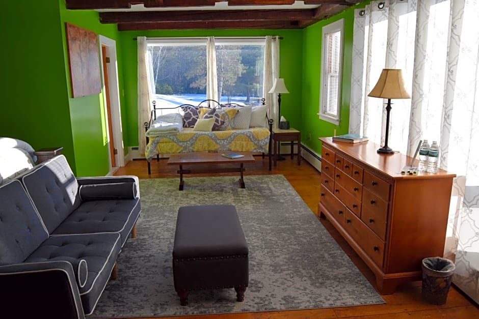 The New Hampshire Mountain Inn