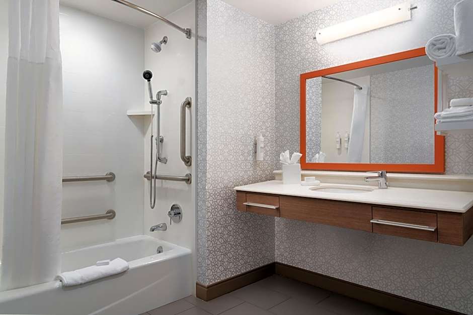 Hampton Inn By Hilton & Suites Yonkers - Westchester, NY