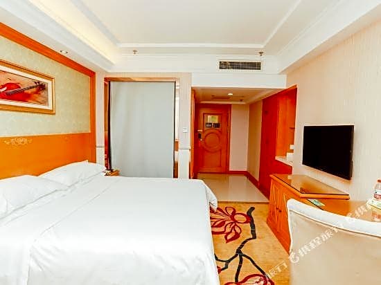 Vienna Hotel Rugao Zhengxiang Square branch