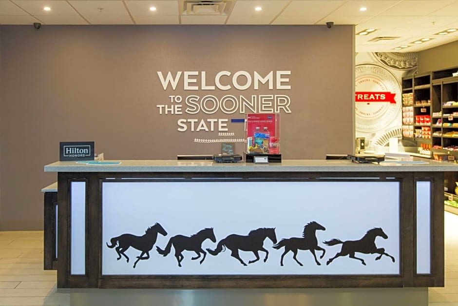 Hampton Inn Mustang