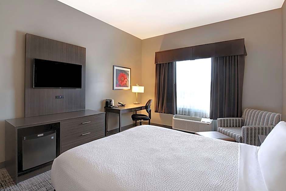 Days Inn & Suites by Wyndham Warman