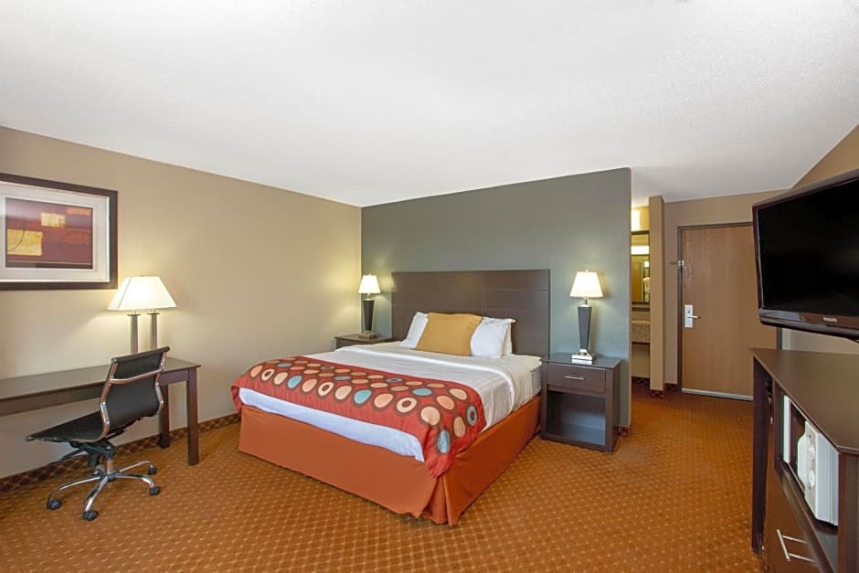 AmericInn by Wyndham Coralville