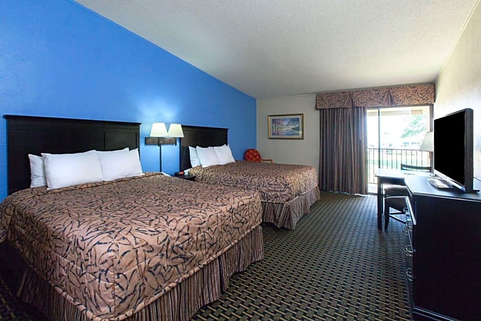 Days Inn by Wyndham Norman