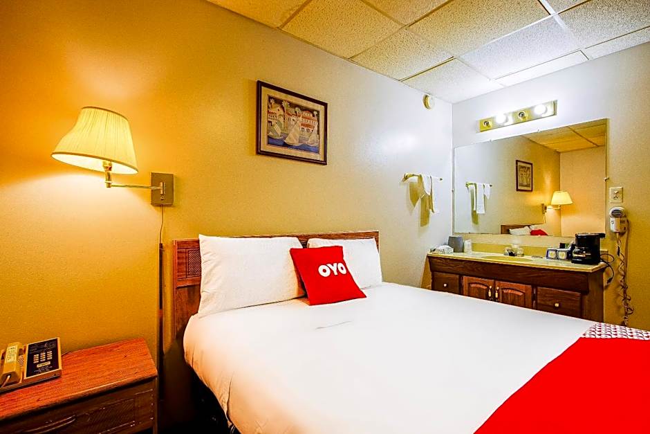 OYO Hotel Chapmanville Inn, WV - Hwy 119