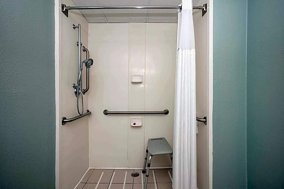 Baymont by Wyndham Braselton / Winder