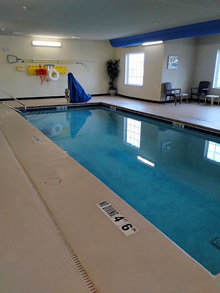 Cobblestone Hotel & Suites - Greenville