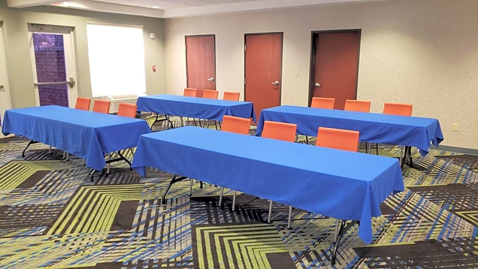 Holiday Inn Express Hotel and Suites Weslaco By IHG