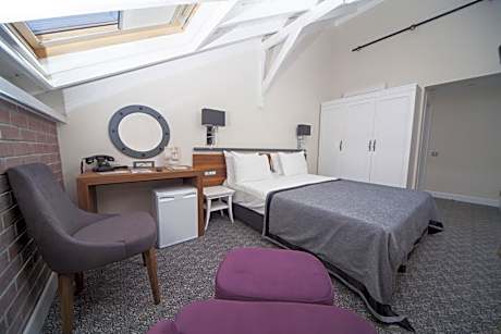 Roof Deluxe Double Room with City View