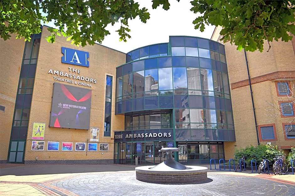 DoubleTree by Hilton Hotel Woking