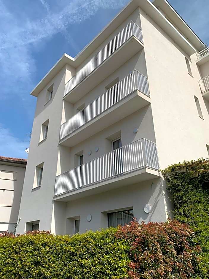 Amare Suite & Apartments