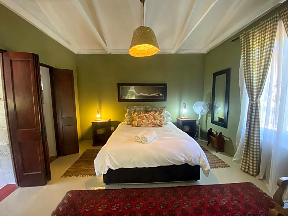 The Riverdeck Accommodation and Backpackers