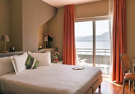 Superior Double Room with Lake View
