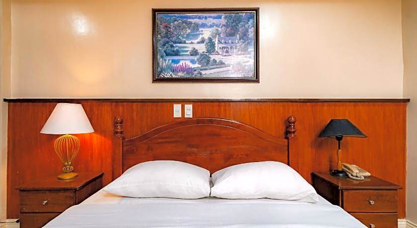 Crown Regency Residences Davao Hotel