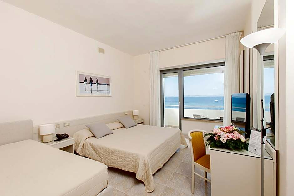 Photo 1 of 6 of Deluxe, Sea View