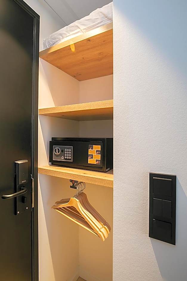 Snoozz Hotels Bolsward Boutique hotel zonder receptie met digitale sleutel