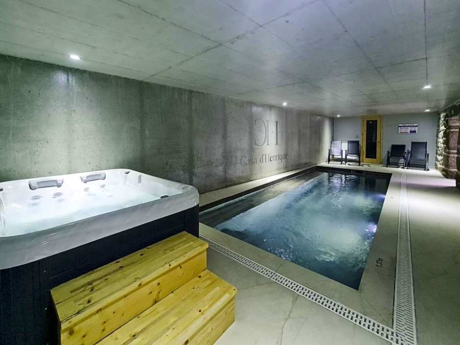 Casa d'Henrique Retreat Pool and Spa
