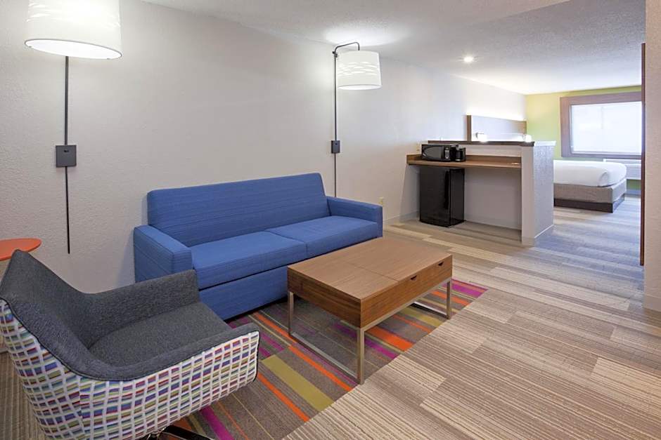 Holiday Inn Express & Suites Minneapolis - West End by IHG