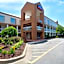 Howard Johnson by Wyndham Romulus Detroit Metro Airport
