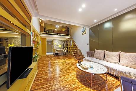 Deluxe Club Suite