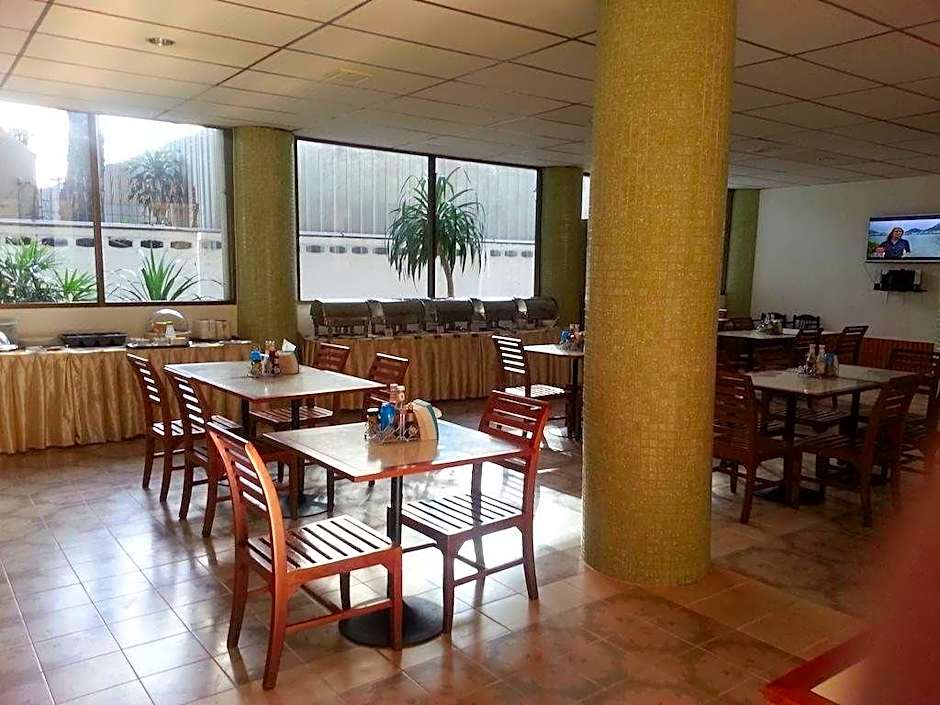 Crown Bts Nana Hotel