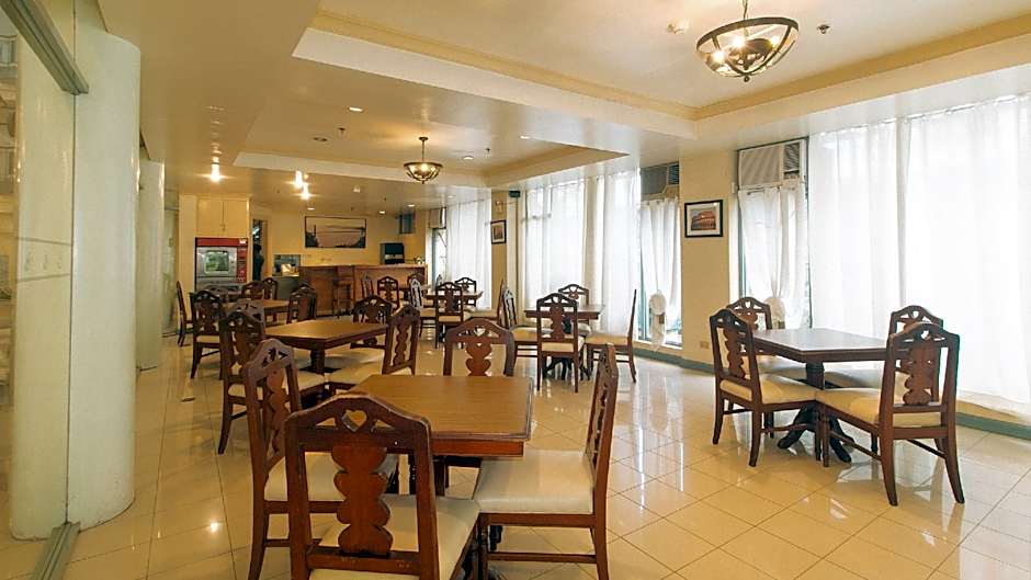 Royal Am Rei Hotel by RedDoorz