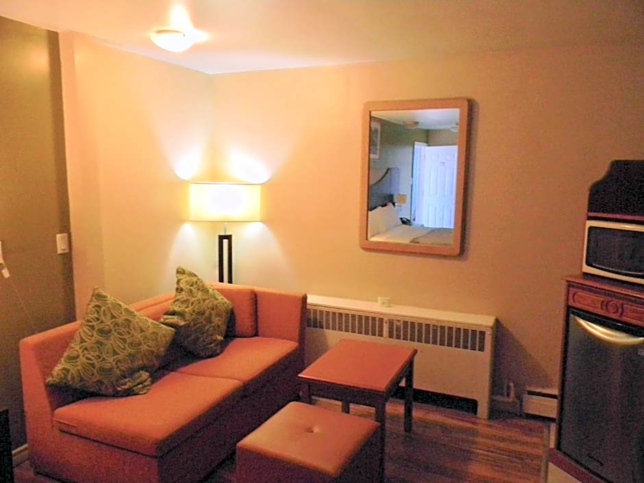 American Plaza Motel