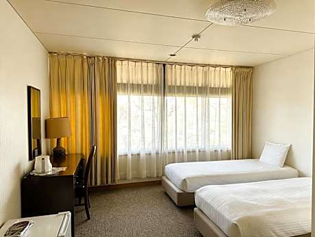 Standard Twin Room with Garden View