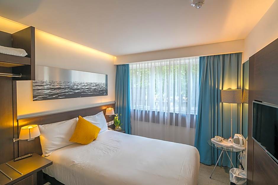 Pelican London Hotel And Residence