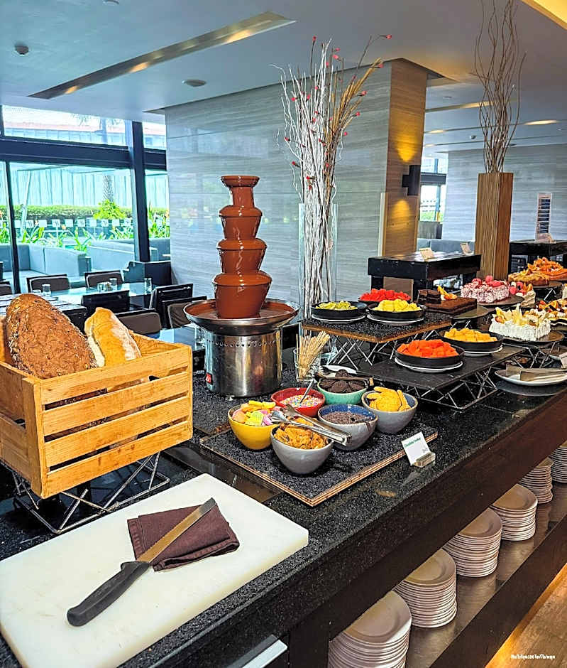 Holiday Inn Bangkok Sukhumvit By IHG