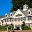 Inn On The Square