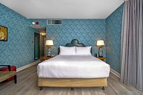 City View King Room - Accessible