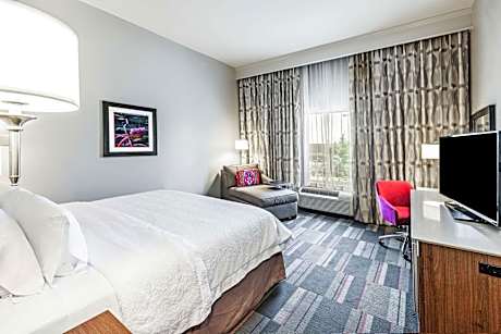 King Room - Hearing Access/Non-Smoking