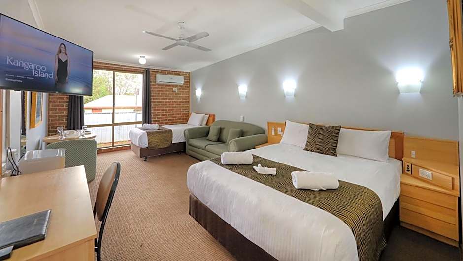 Moonraker Motor Inn