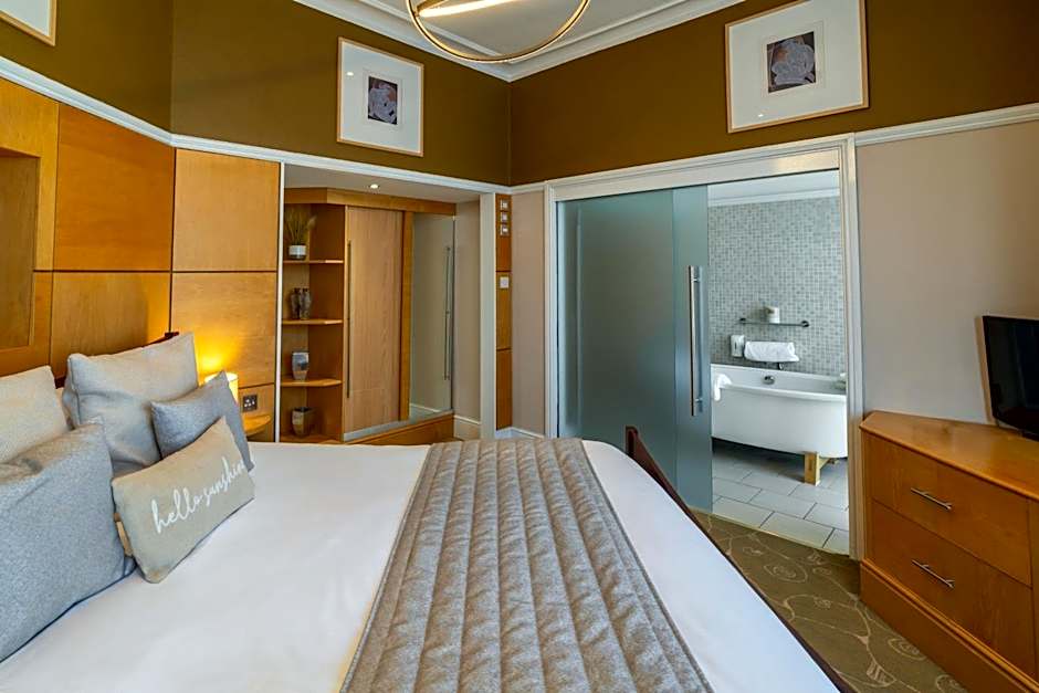 Royal Hotel