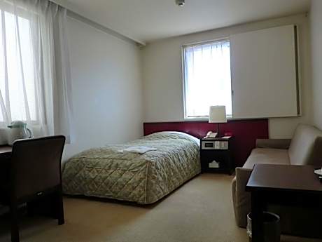 Economy Twin Room - Non-Smoking