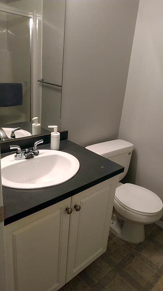 Quiet 2 Bed 2 Bath close to Westview Hospital