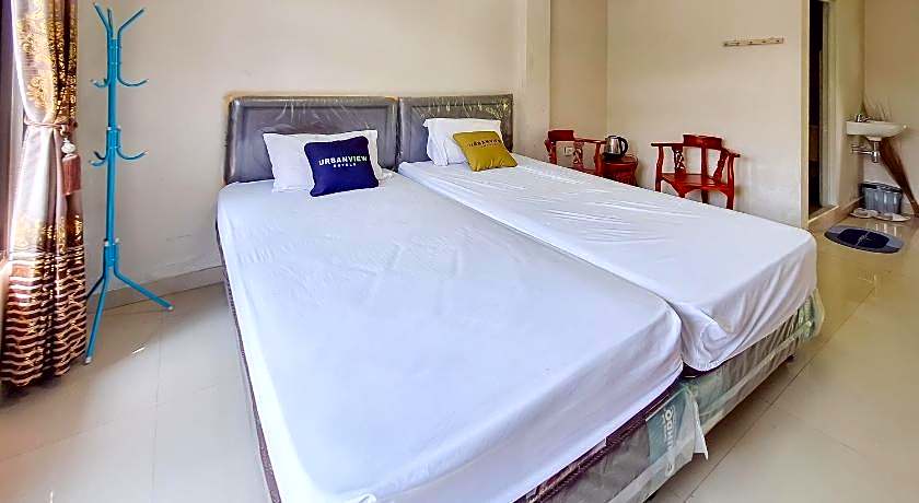 Urbanview Hotel Penginapan Ananda