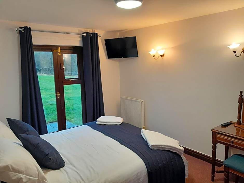 Ye Olde Bowling Green Inn