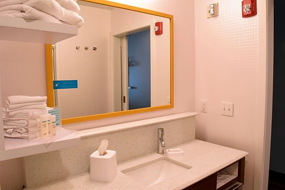 Hampton Inn By Hilton Hamburg