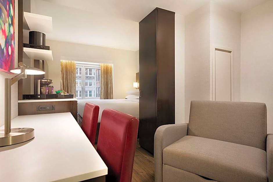 Embassy Suites By Hilton New York Midtown Manhattan