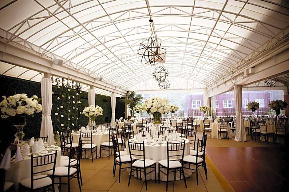 The Sam Houston, Curio Collection By Hilton