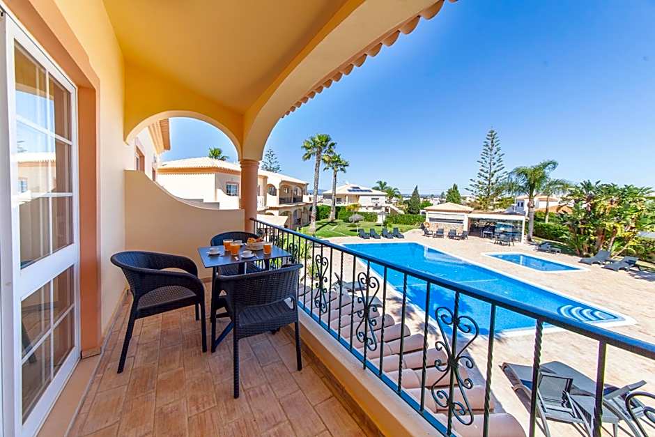 Atalaia Sol Aparthotel - tennis & heated pool in winter