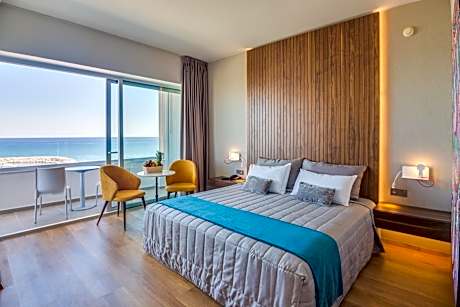 Family Superior Room with Sea View