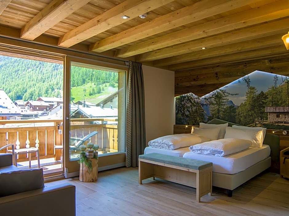 Photo 1 of 2 of Deluxe, Balcony