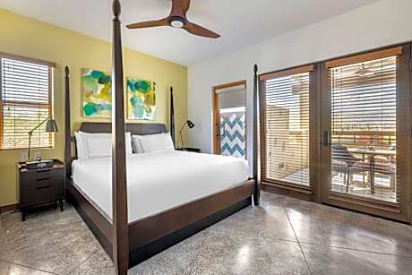 1 BEDROOM CASITA WITH KING BED