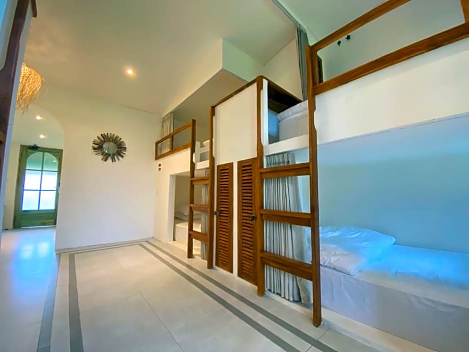 White Penny Hostel
