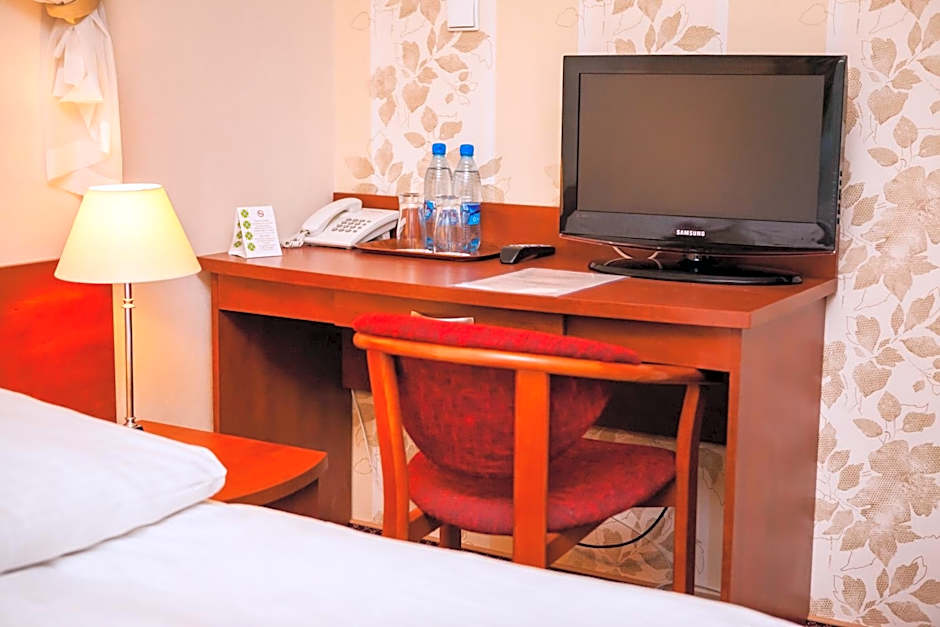 Hotel Logos