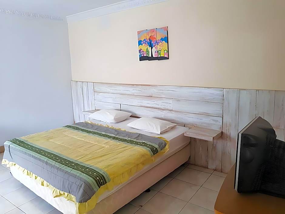 RedDoorz Plus @ Otista Garut