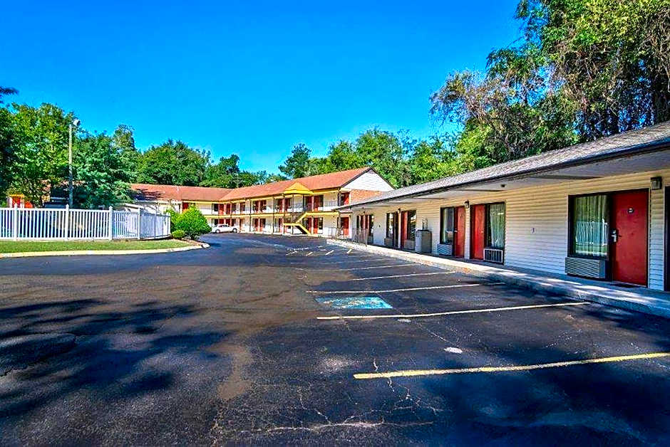 Days Inn by Wyndham Downtown Aiken